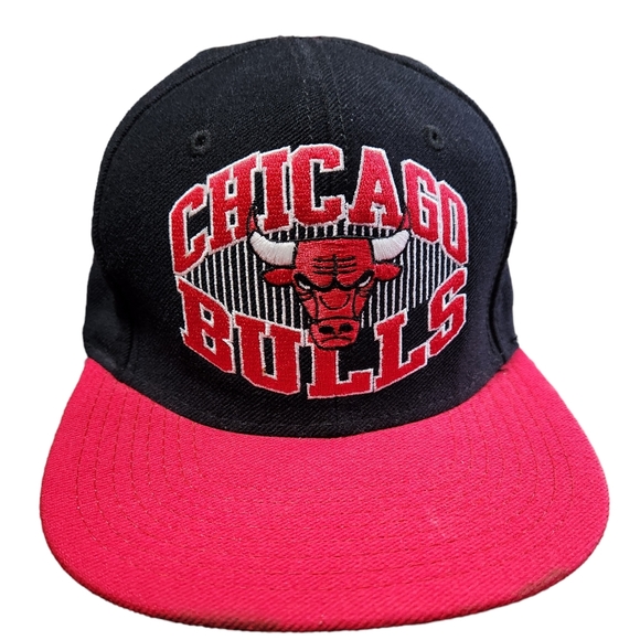 adidas Other - Vintage Style Adidas Chicago Bulls NBA Logo Snapback Hat